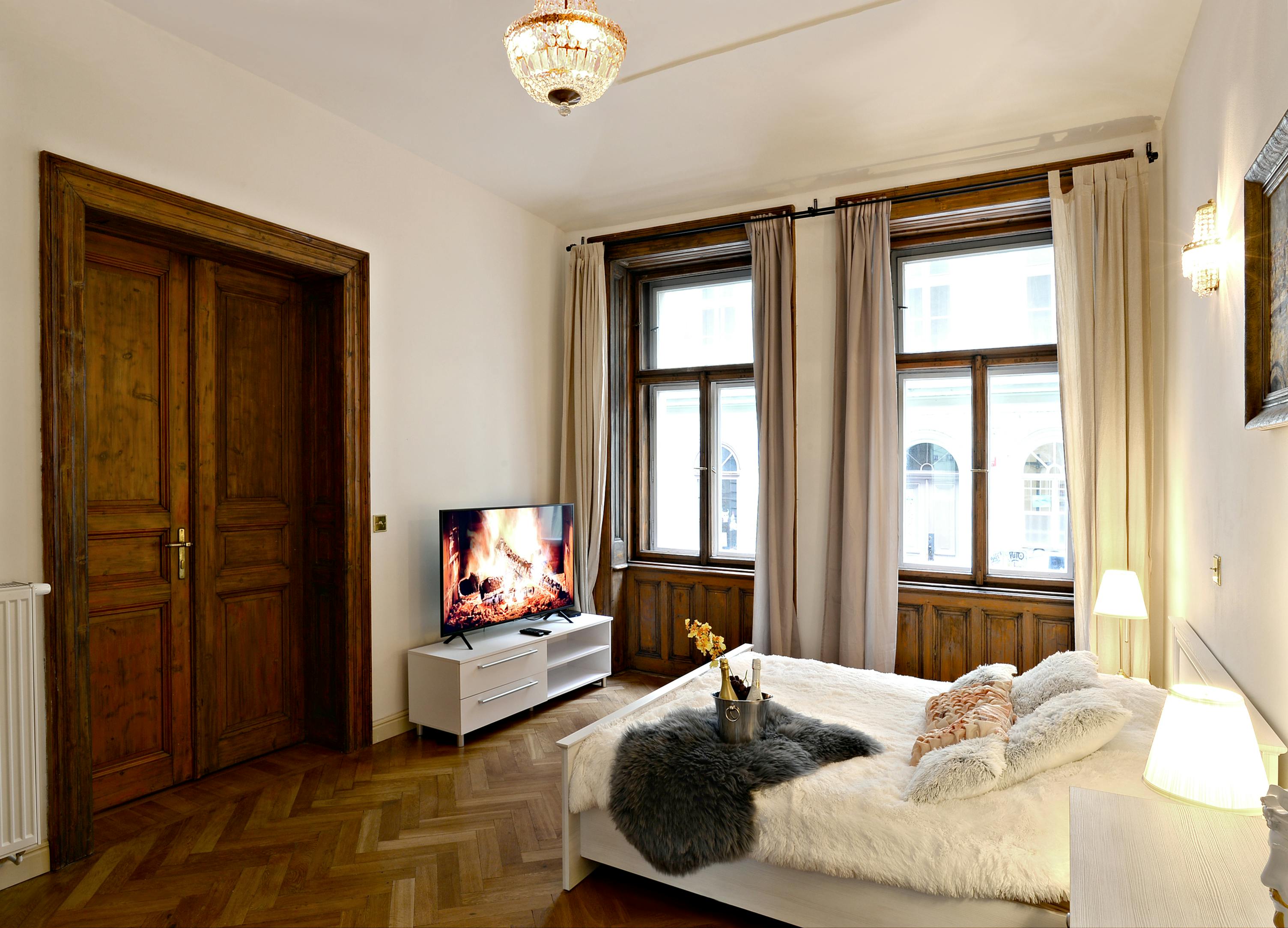 Apartment for rent for CZK 3,391,865 per month in Prague, Ve Smečkách