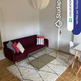 Private room for rent for €500 per month in Angers, Boulevard Saint-Michel