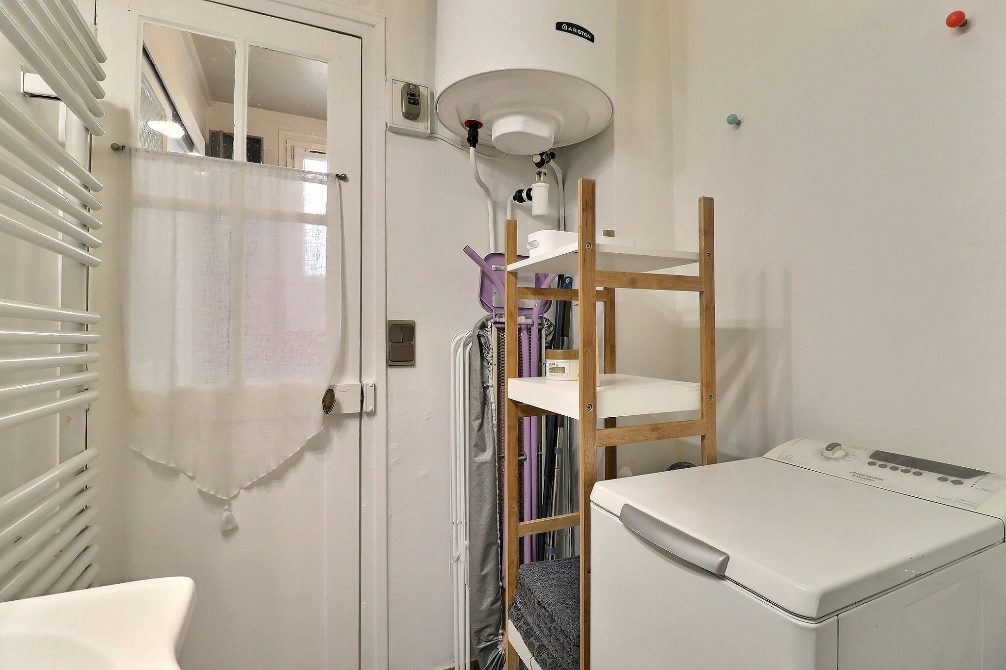 1-Bedroom Apartment in Boulevard Diderot, Paris (1308434) room image 10