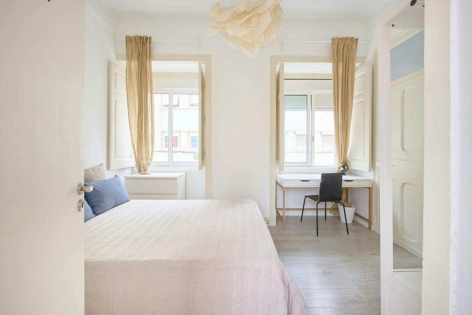 Rua Carvalho Araújo, Lisbon preview