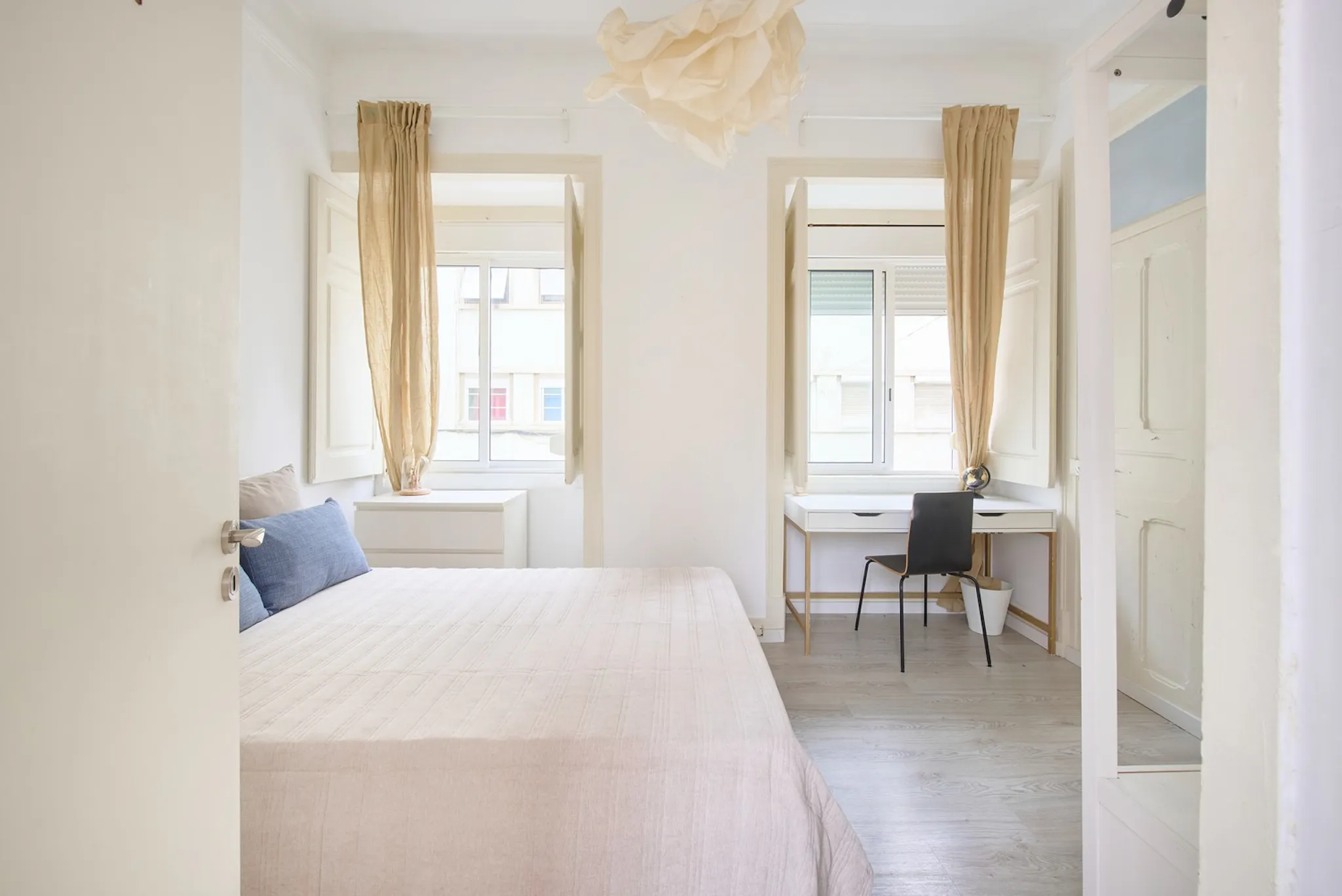 Rua Carvalho Araújo, Lisbon preview