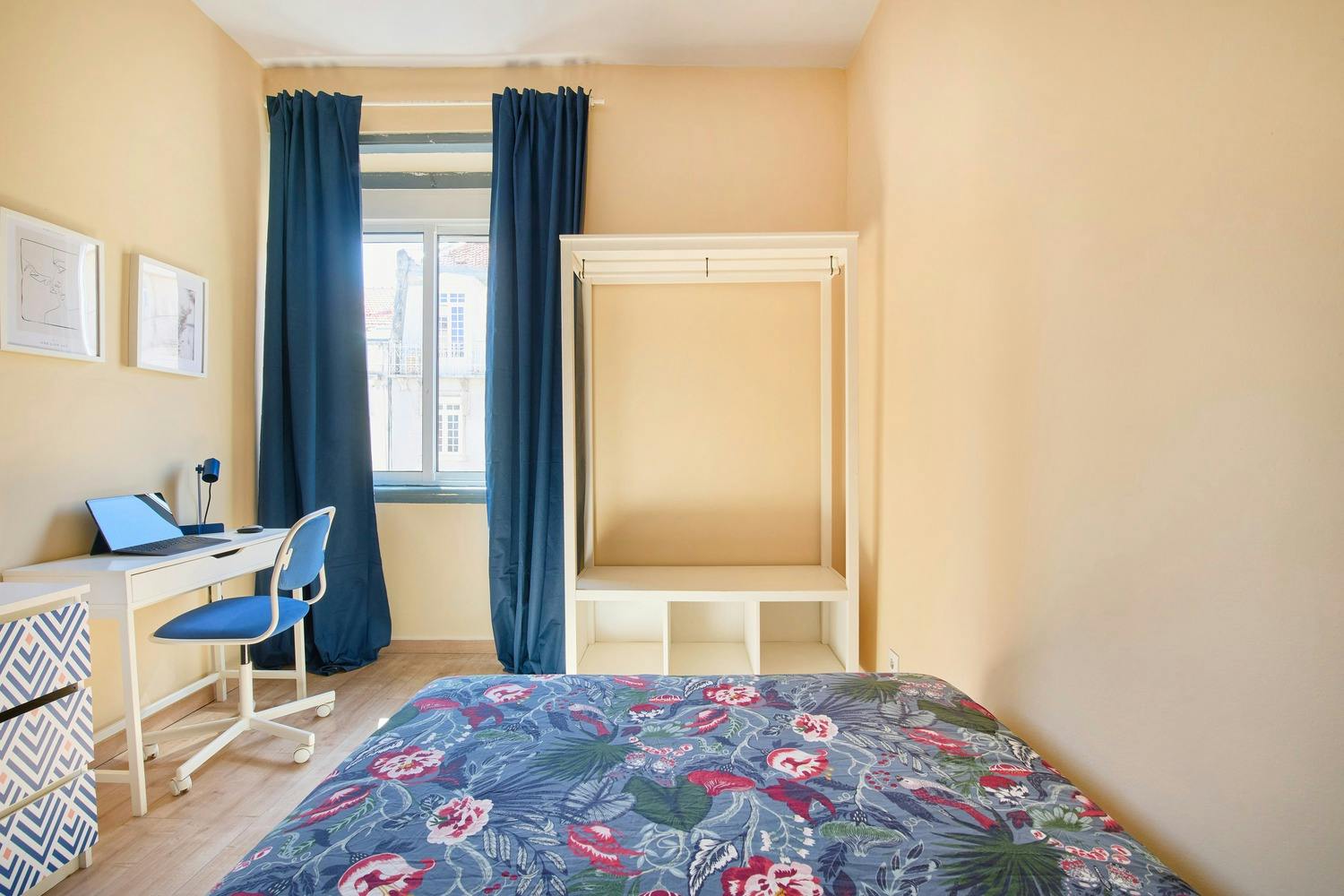 preview gallery tile