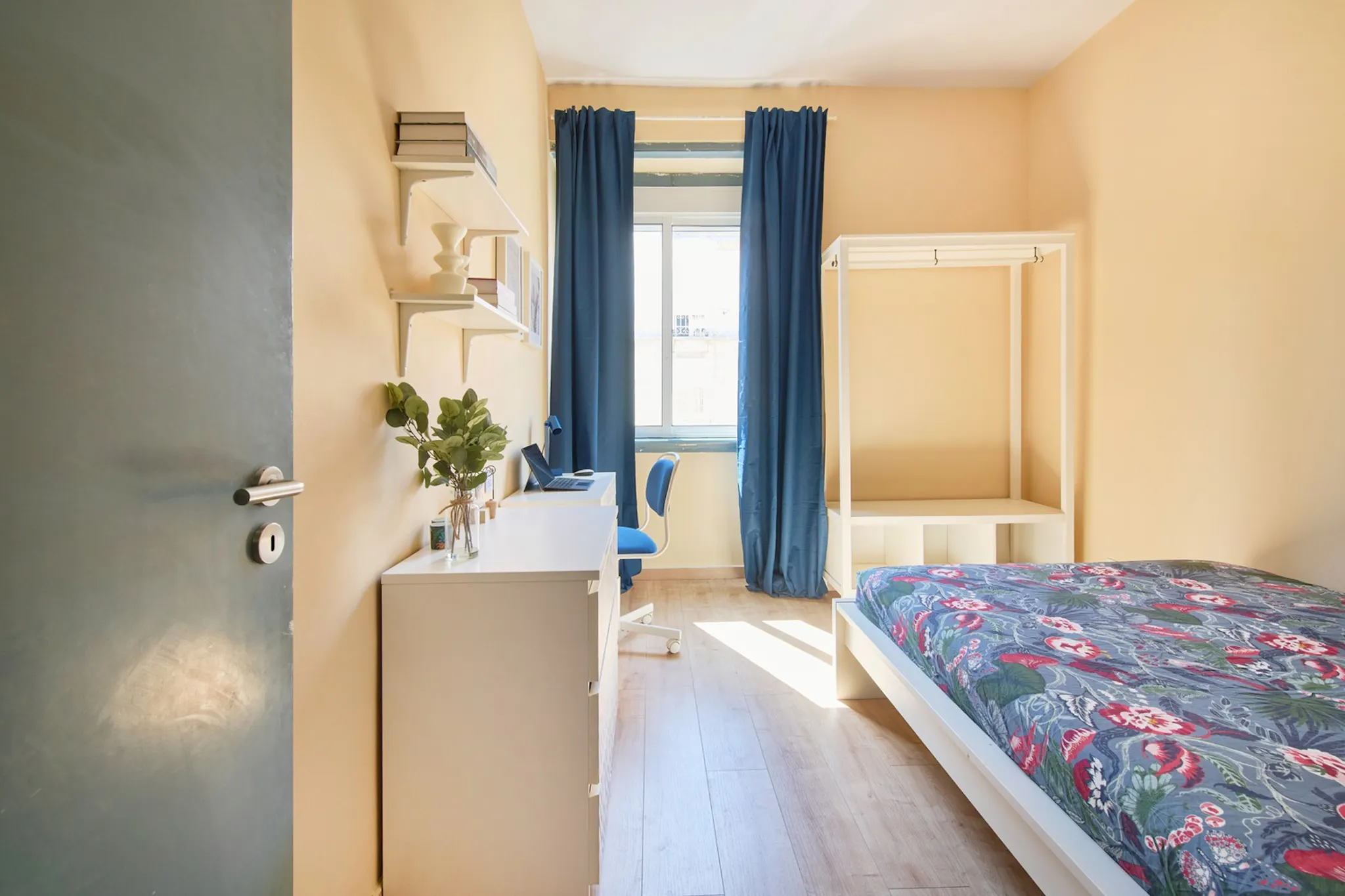 Rua Carvalho Araújo, Lisbon preview