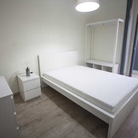 Private room for rent for €600 per month in Lisbon, Rua Carvalho Araújo