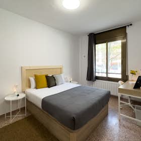 Private room for rent for €735 per month in Barcelona, Carrer de Sardenya