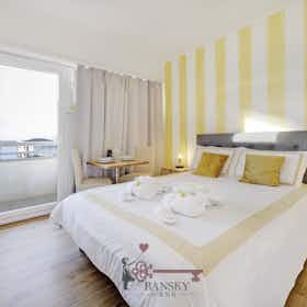 单间公寓 正在以 €5,700 的月租出租，其位于 Lugano, Via Beltramina