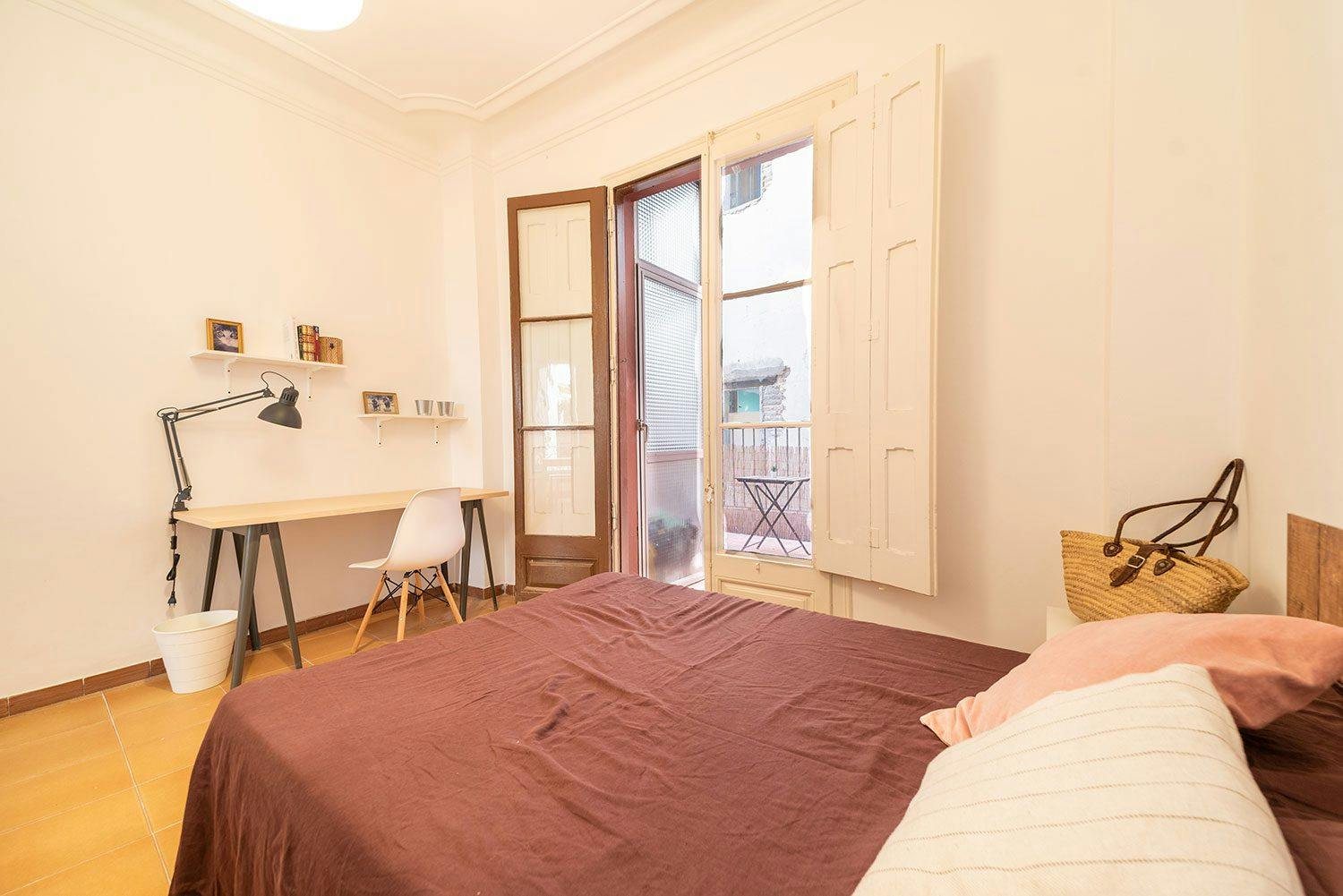 Private room for rent for €1,006 per month in Barcelona, Carrer de la Boqueria