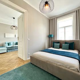 Apartment for rent for €1,800 per month in Vienna, Währinger Straße