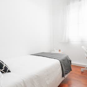 Privé kamer for rent for € 570 per month in Madrid, Calle de Fernández de los Ríos