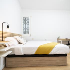 Private room for rent for €500 per month in Valencia, Carrer de Sant Vicent Màrtir