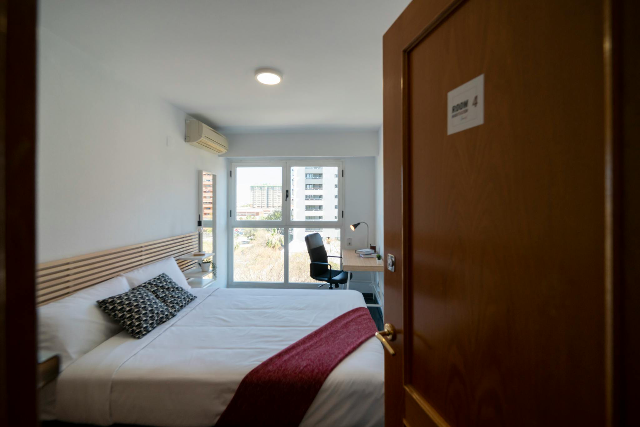 Carrer Serpis, Valencia preview