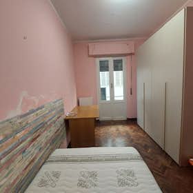 私人房间 正在以 €400 的月租出租，其位于 Parma, Piazza Ghiaia