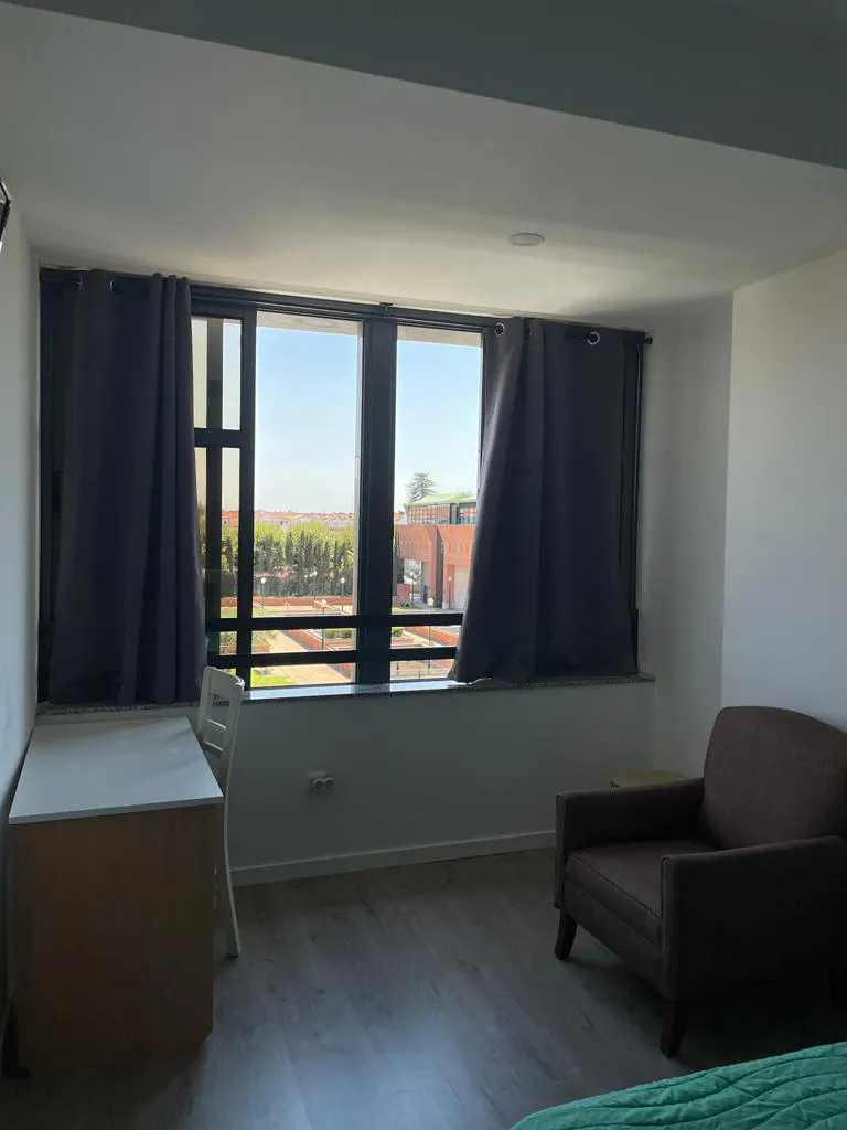 Apartment in Avenida do Doutor Lourenço Peixinho, Aveiro 3