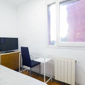Private room for rent for €500 per month in Barcelona, Carrer d'Albert Llanas