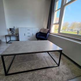 Apartment for rent for €1,570 per month in Rotterdam, Wevershoekstraat