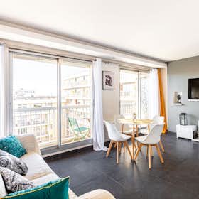 Apartment for rent for €2,160 per month in Paris, Avenue Jean Aicard