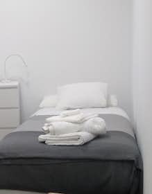 Private room for rent for €580 per month in El Prat de Llobregat, Carrer de Jaume Casanovas