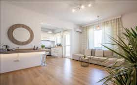 Appartement te huur voor € 1.500 per maand in Spata Loutsas, Feraiou Riga