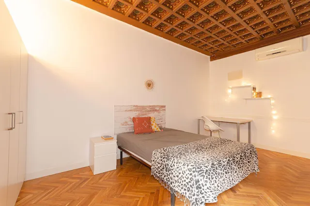 Private room in Carrer de Santa Anna, Barcelona (1312515) room image 2