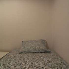 Private room for rent for €345 per month in Porto, Rua do Académico Futebol Club