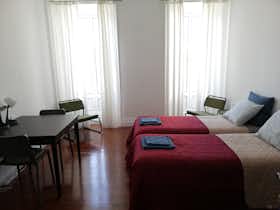 Pokój prywatny do wynajęcia za 520 € miesięcznie w mieście Ponta Delgada, Rua do Aljube