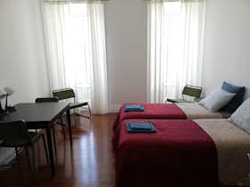 私人房间 正在以 €520 的月租出租，其位于 Ponta Delgada, Rua do Aljube