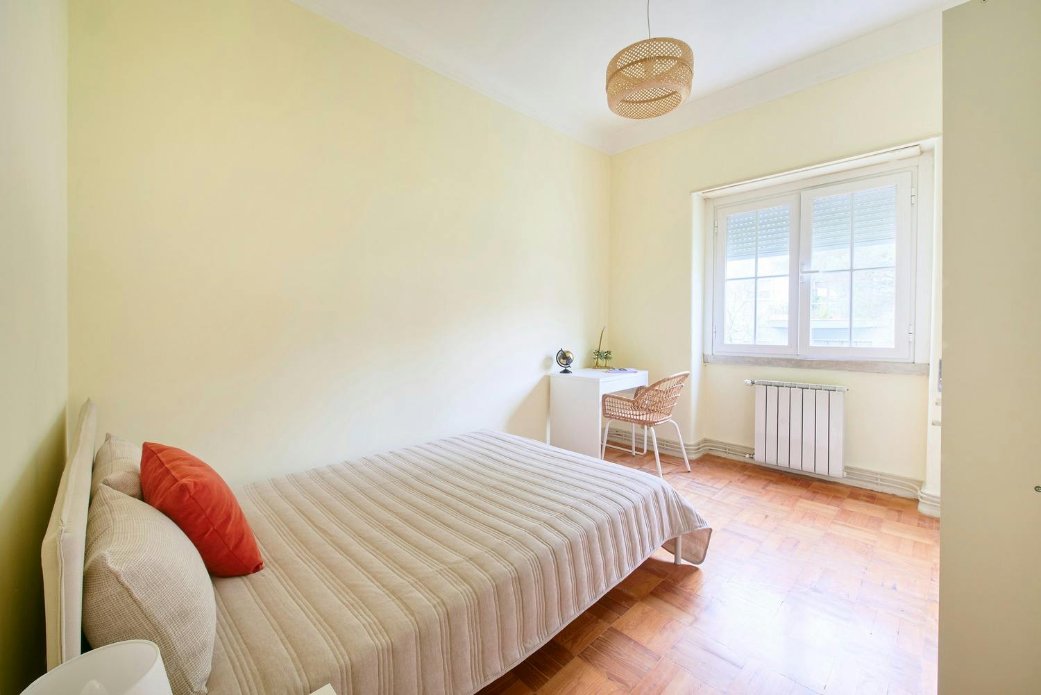 Private room for rent for €505 per month in Lisbon, Avenida Dom Rodrigo da Cunha