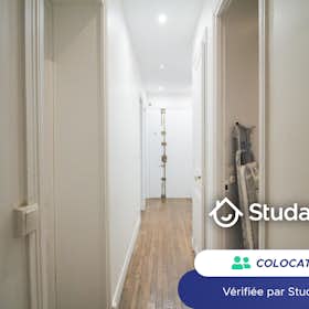 Private room for rent for €950 per month in Paris, Rue Jean-François Lépine