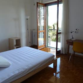 Private room for rent for €600 per month in Milan, Via Federico Tesio