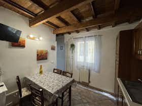Apartamento en alquiler por 1390 € al mes en Florence, Via Sguazza