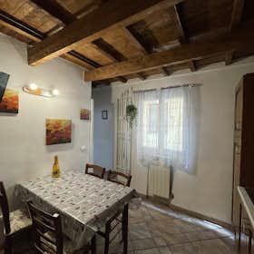 Wohnung zu mieten für 1.390 € pro Monat in Florence, Via Sguazza