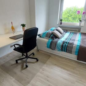 WG-Zimmer for rent for 899 € per month in Köln, Konrad-Adenauer-Straße