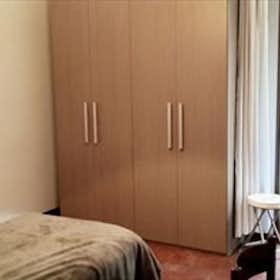 Privat rum att hyra för 400 € i månaden i Piacenza, Viale dei Patrioti