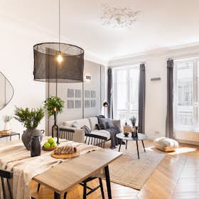 Apartment for rent for €5,359 per month in Paris, Avenue Kléber