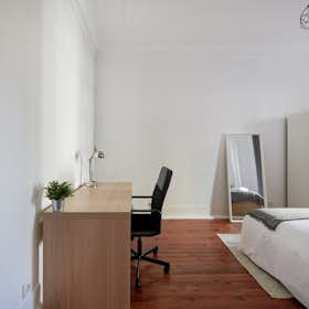 Private room for rent for €700 per month in Lisbon, Avenida de Berna