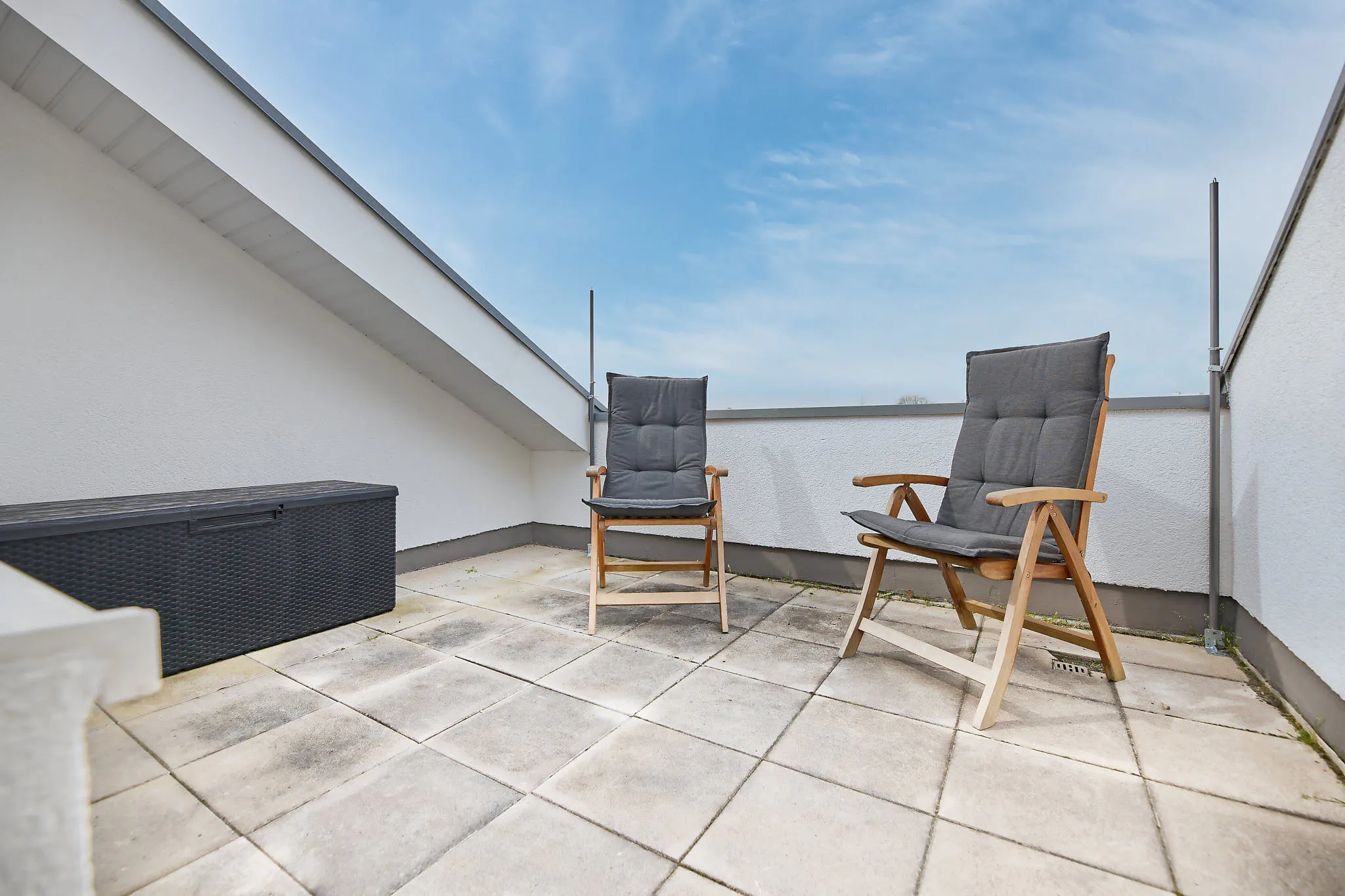 1-Bedroom Apartment in Düsseldorfer Straße, Duisburg 1