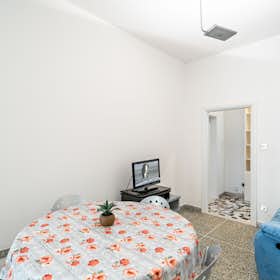 Apartment for rent for €1,300 per month in Bologna, Via delle Fosse Ardeatine