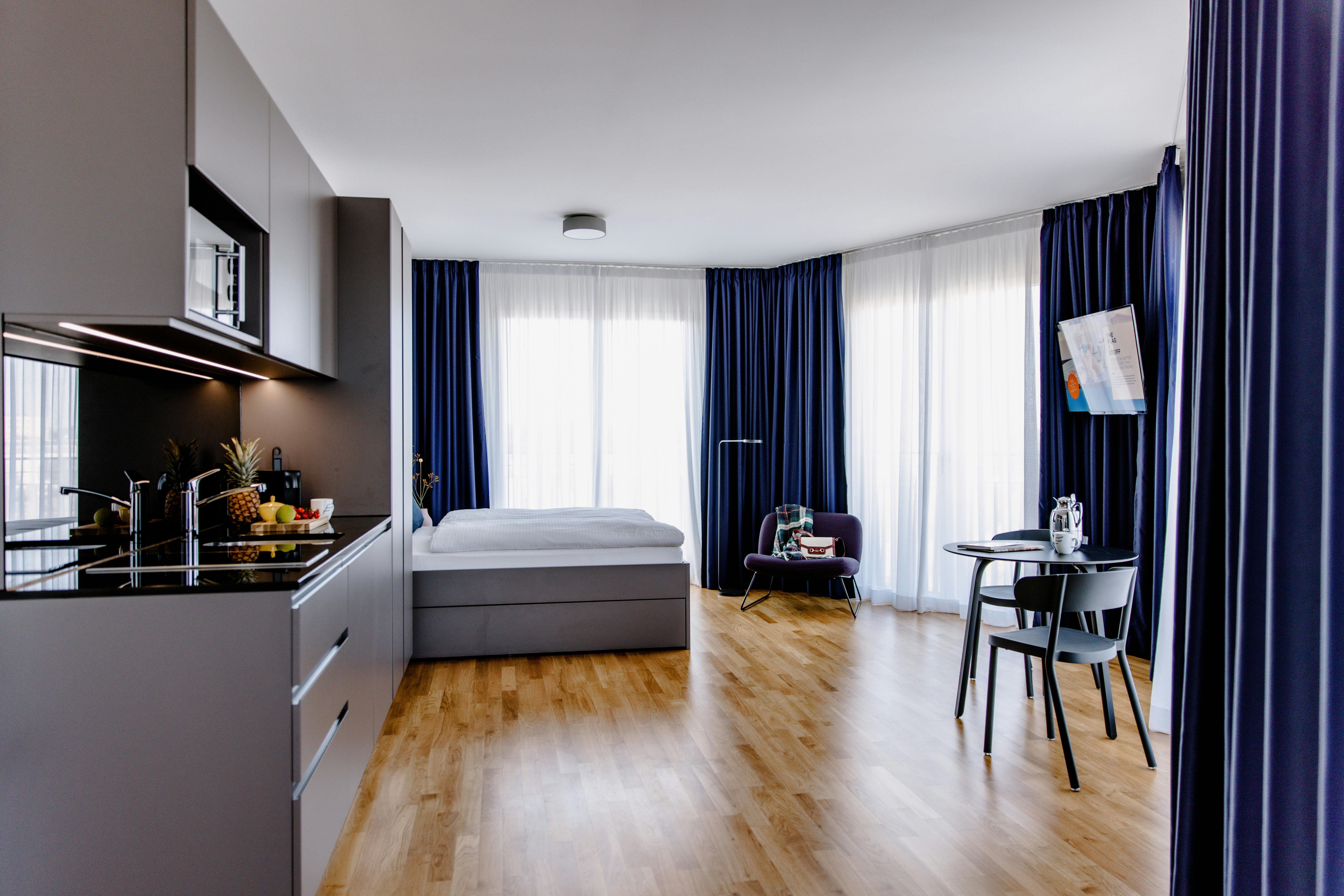 Studio for rent for €1,800 per month in Munich, Margarete-Steiff-Straße