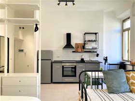 单间公寓 正在以 €1,300 的月租出租，其位于 Milan, Via Luigi Ornato