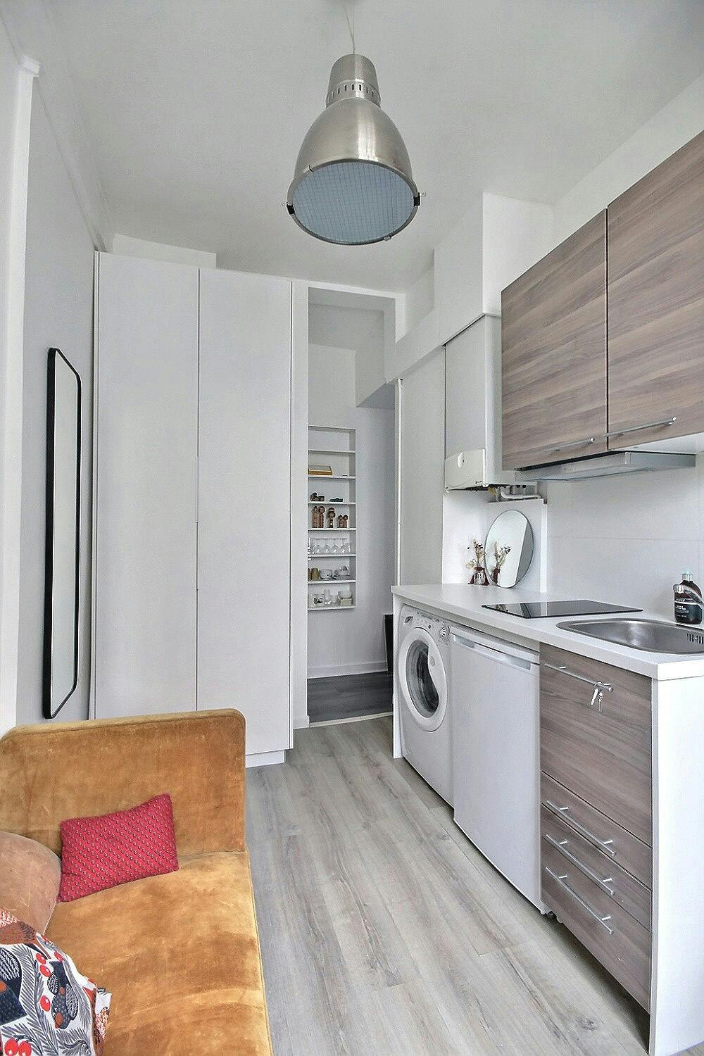 Studio for rent for €1,177 per month in Paris, Boulevard du Temple