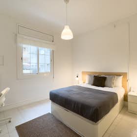 Private room for rent for €600 per month in Barcelona, Carrer de Descartes