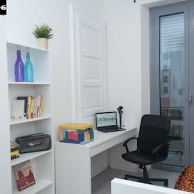 WG-Zimmer for rent for 500 € per month in Turin, Piazza Tancredi Galimberti