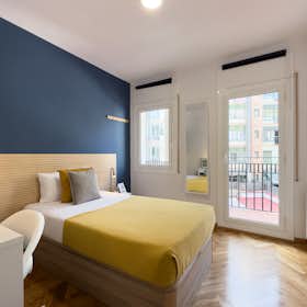 Private room for rent for €680 per month in Barcelona, Avinguda Diagonal