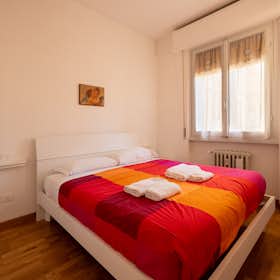 Apartment for rent for €2,300 per month in Florence, Via delle Porte Nuove