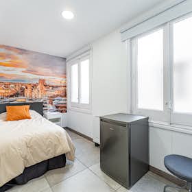 Private room for rent for €700 per month in Madrid, Calle del Arenal