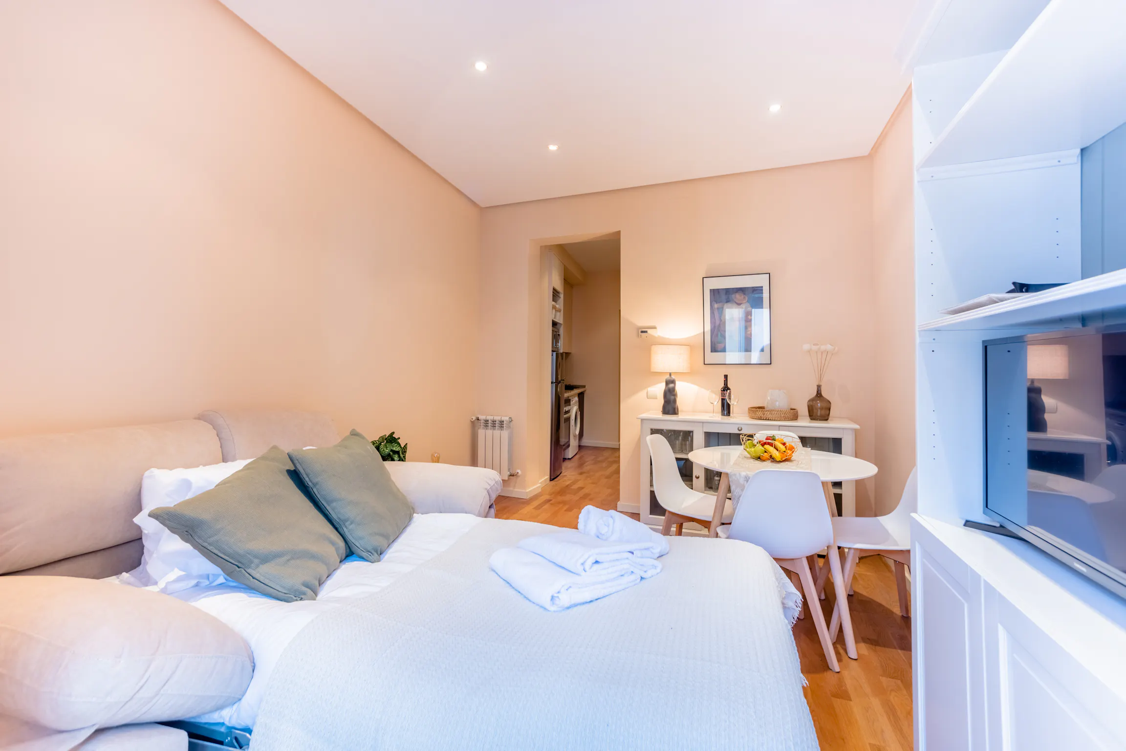 1-Bedroom Apartment in Calle de la Madera, Madrid (1319459) ROOM 4