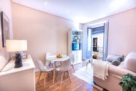 Apartment for rent for €2,000 per month in Madrid, Calle de la Madera