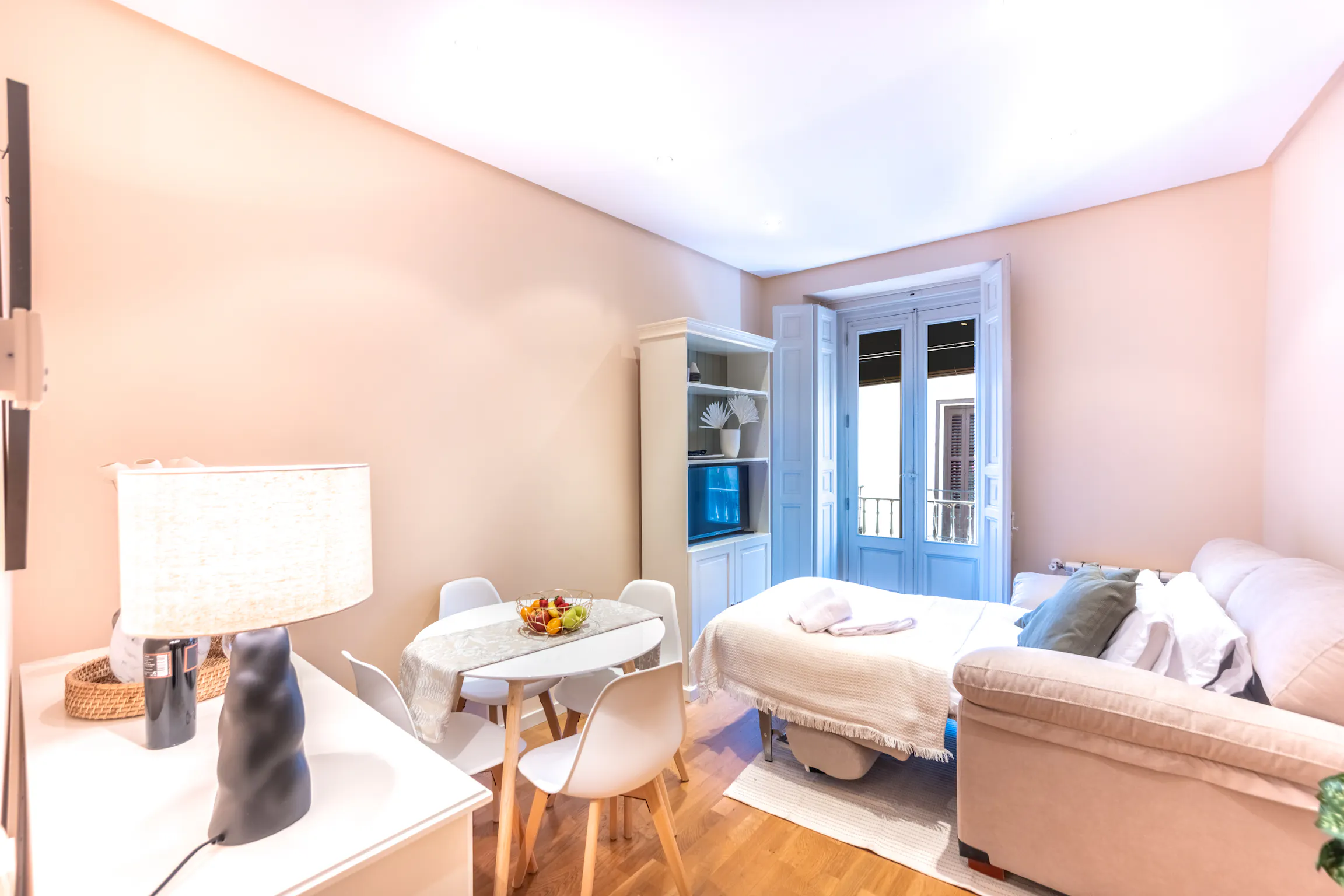 1-Bedroom Apartment in Calle de la Madera, Madrid (1319459) ROOM 3