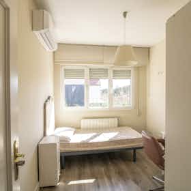 Private room for rent for €450 per month in Pozuelo de Alarcón, Calle Burgos