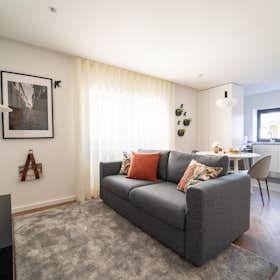 Apartment for rent for €1,625 per month in Braga, Largo São João da Ponte